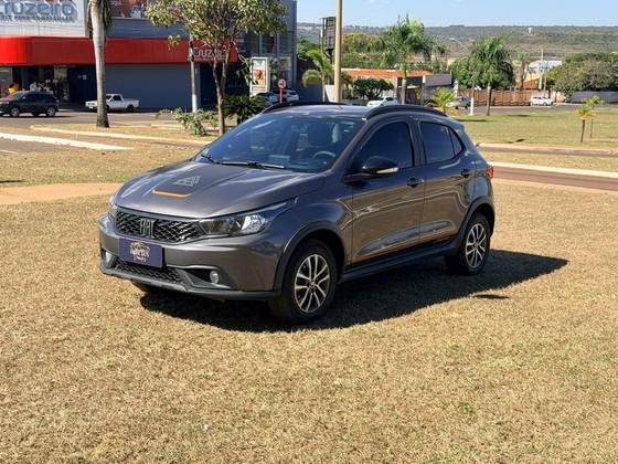 FIAT ARGO 1.3 FIREFLY FLEX TREKKING CVT FIAT ARGO 1.3 FIREFLY FLEX TREKKING CVT